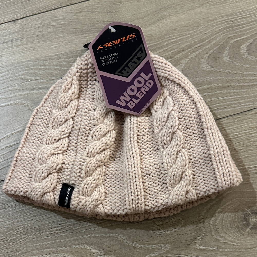 Seirus Innovatio Wool Blend Cable Knit Hat - Cream